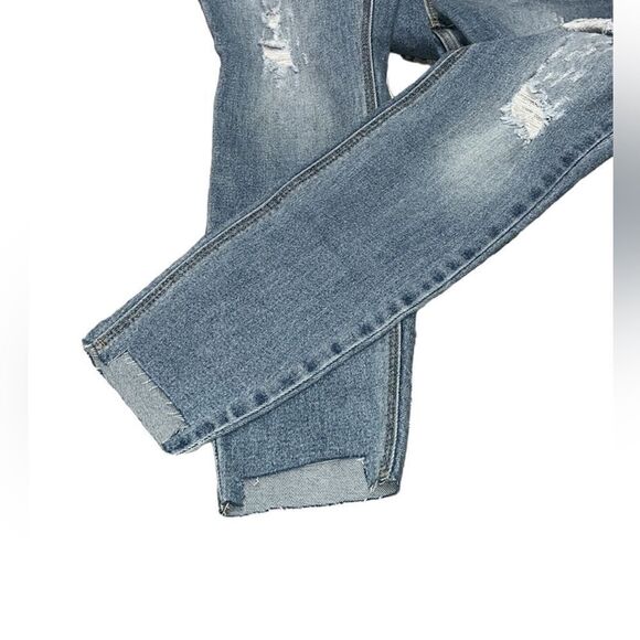 Old Navy Mid-Rise Destructed Super Skinny Jeans - Picture 12 of 15